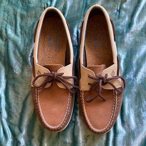 Sperry Topsider Two Tone Leather in Excellent Condition  SZ 10